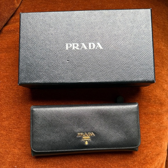 PRADA Large Saffiano Leather Wallet - Picture 1 of 6